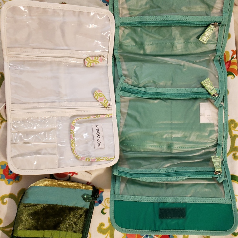 Toiletries/Makeup Bags Lot - Picture 2 of 2